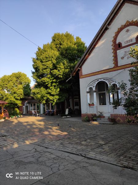 Das Casa in der Mittagsruhe.jpg